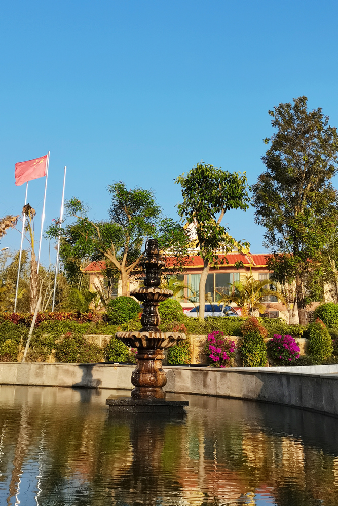 【發(fā)現(xiàn)建設(shè)一線(xiàn)的春景】春意濃濃的勐遮水廠2- 水投公司 布圖.jpg